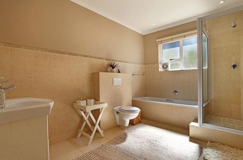 To Let 4 Bedroom Property for Rent in Dennegeur Western Cape